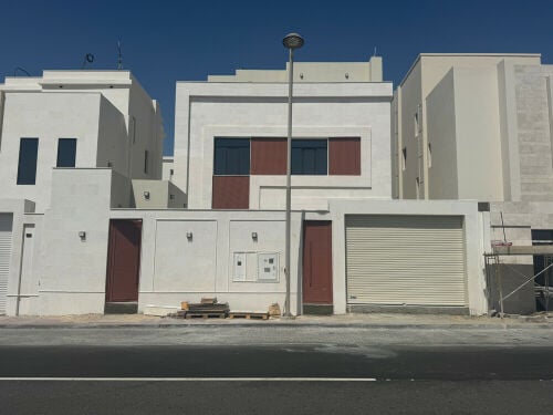 للبيع فيلا تصميم مودرن في الثمامه