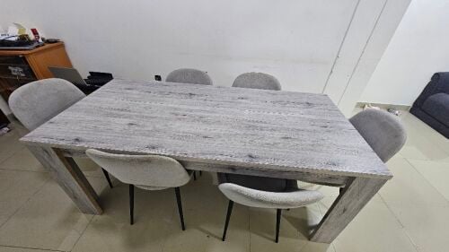 طاولة طعام مع ست كراسي بسعر 500