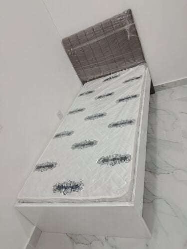 مرتبة سرير مفردة متوفرة للبيع