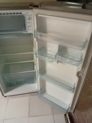 ثلاجه للبيع استخدام شهرين