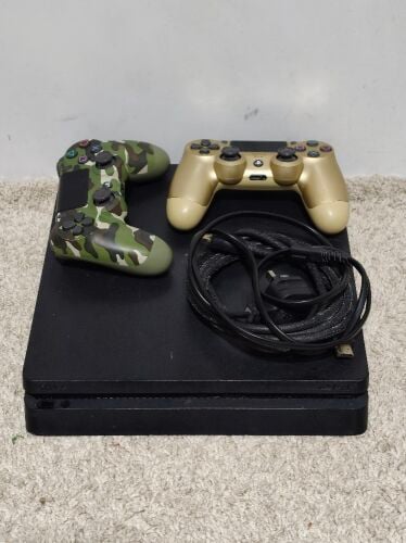 PS4 slim 1TB