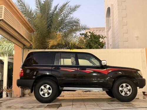 أدم المتميزون الأواءل