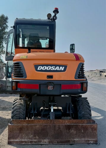 Excavator 6 Ton 