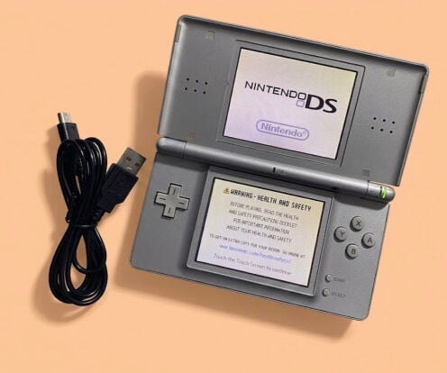 nintindo ds lite with 400 games