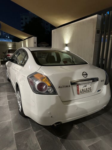 Nissan Altima 2012 Clean family car