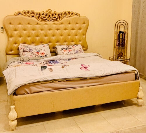 Bed room