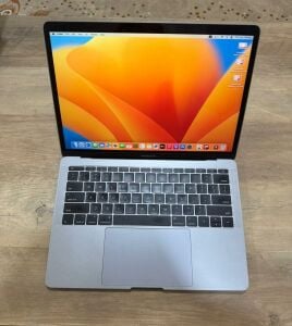Like new MacBook Pro 2017 core i5