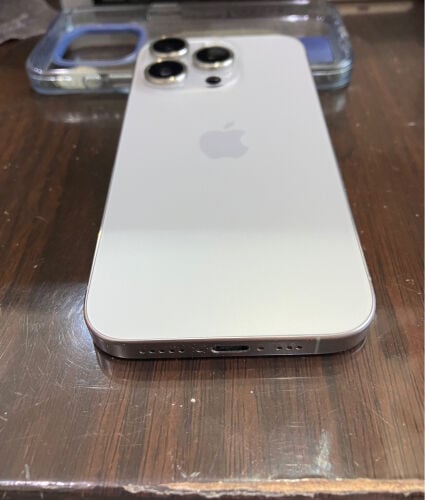 15 PRO SILVER 128GB NEVER OPEN