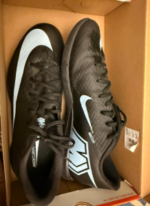 Original NIKE SHOES 42-43-Perfect