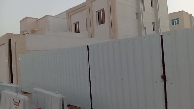 أعمال الحدادة والسياج وغيرها.