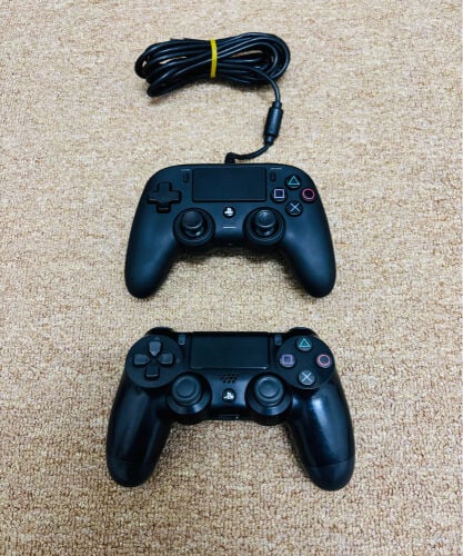 Original Sony 4 controllers 
