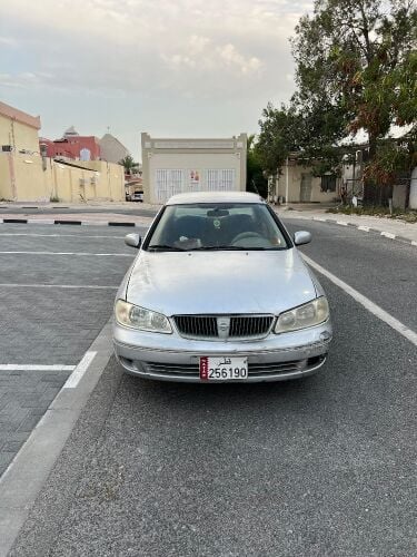 نيسان صني ياباني 2004