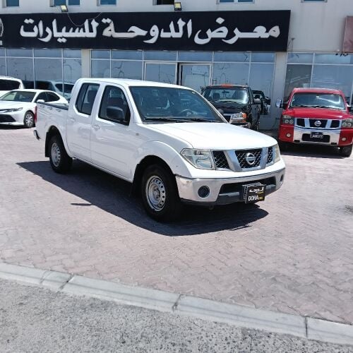 نيسان نيفارا 2015 ابيض ديزل