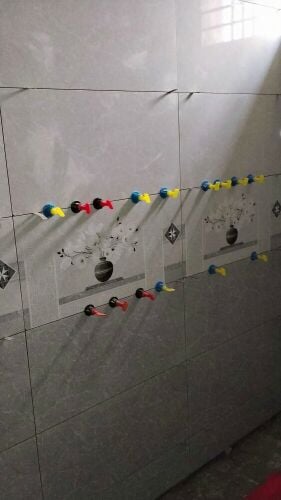 أعمال تركيب البلاط