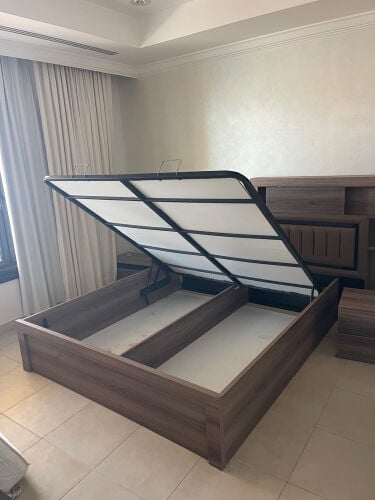 سرير وتسريحه ومرتبه