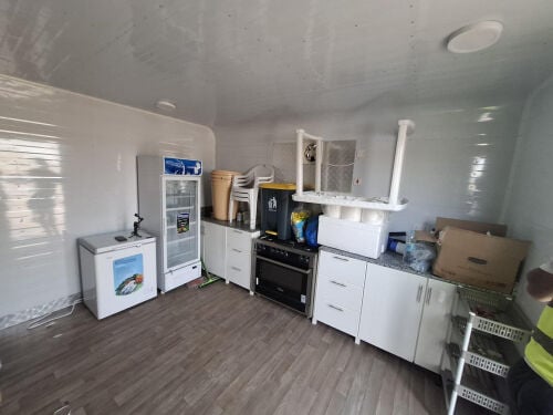 2 cabins 