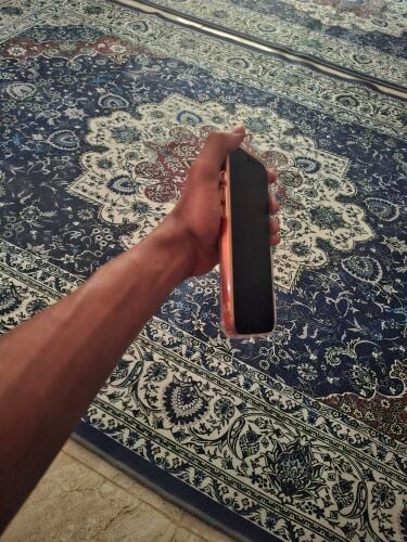 ايفون ١٧