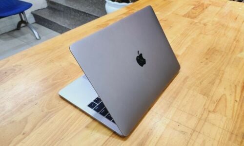 Apple macbook 999 and 2500 Qr