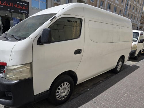 NISSAN URVAN 2015
