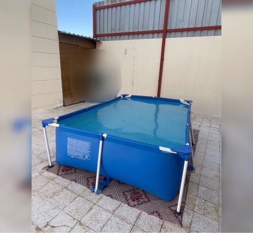 بركة سباحة