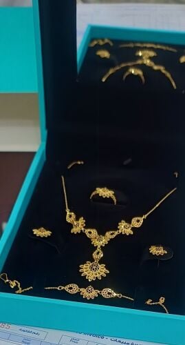 طقم ذهب عيار ٢١ جديد