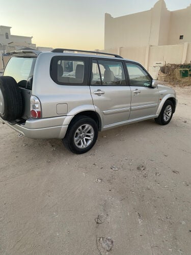 سوزوكي اكس ال 7 2006 نظيف