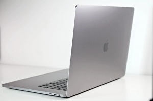 Apple MacBook Pro Core i9-32GB RAM