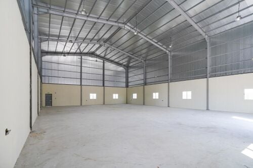 Warehouse 1000 meters, Barkat Al-Aw