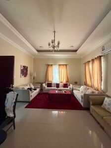 طقم كنب 3 قطع بحاله جيده