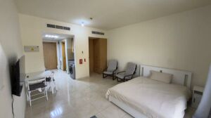 STUDIO | BILLS INCLUDED | POOL GYM