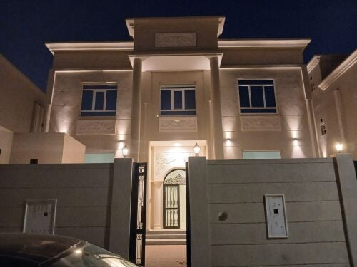 للايجار فيلا الدحيل مميزه