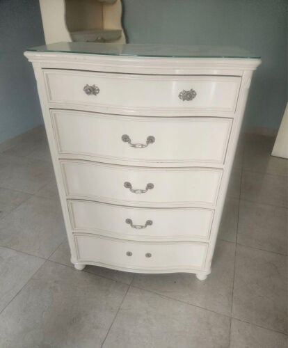wardrobe and drawers 