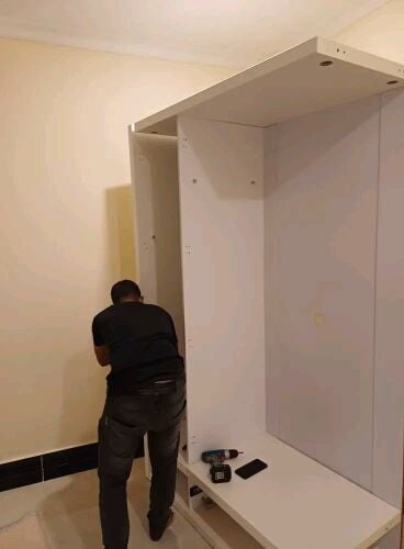 نجار فك وتركيب غرف النوم والستائر
