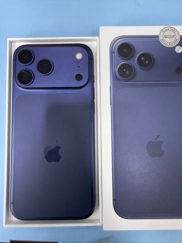 iPhone 17 pro max 256gb blue