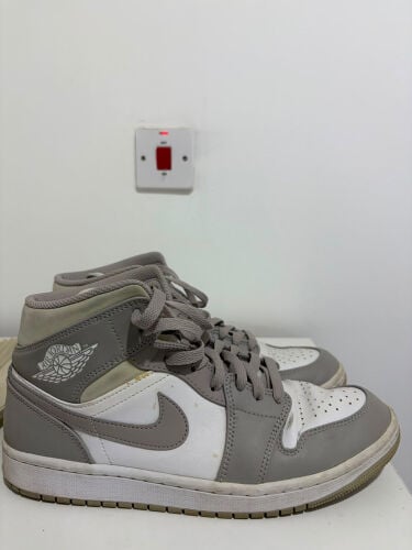 Jordan 1 Mid Linen
