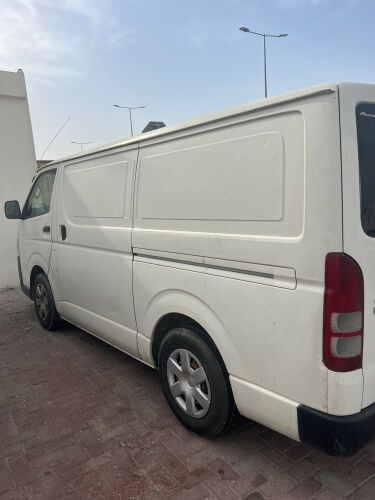 مطلوب سائق مساعد فني تكييف 