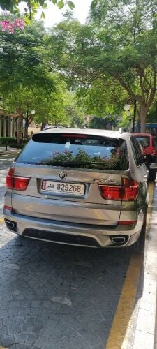 BMW X5 M50i