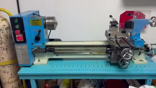 Medium-size lathe