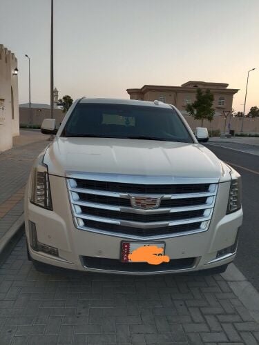 للبيع كاديلاك موديل 2015