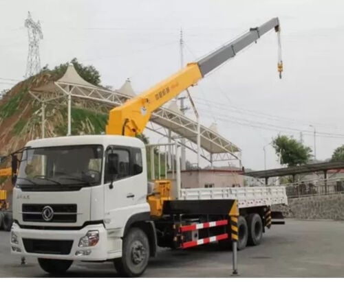 7 ton crane available 