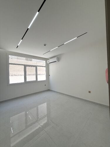 للايجار شقق جديده فريج كليب/بلكون