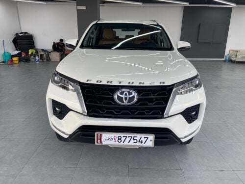 Fortuner 2022 white 