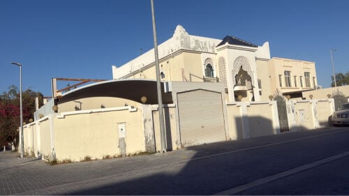 للبيع فيلا بالخريطيات بسعر الارض