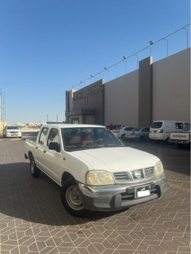 Nissan pickup 2013 