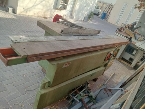 ماكينة قص إيطالي نجارة 