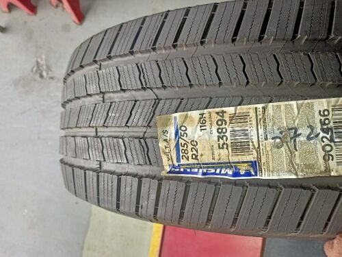 285/50R20.Michelin