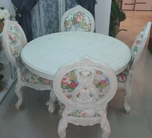 luxirious dining table+4 chairs