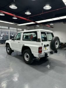 للبيع نيسان باب استاندر 1997