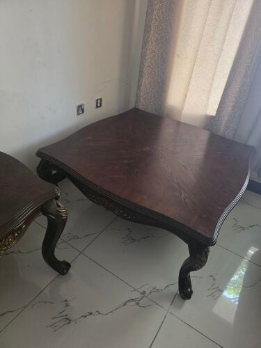 طاولات بحالة ممتازة