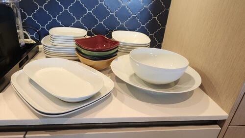 plates and bowls